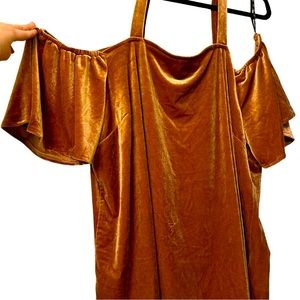 Missguided Plus Cold Shoulder Long Velour Top